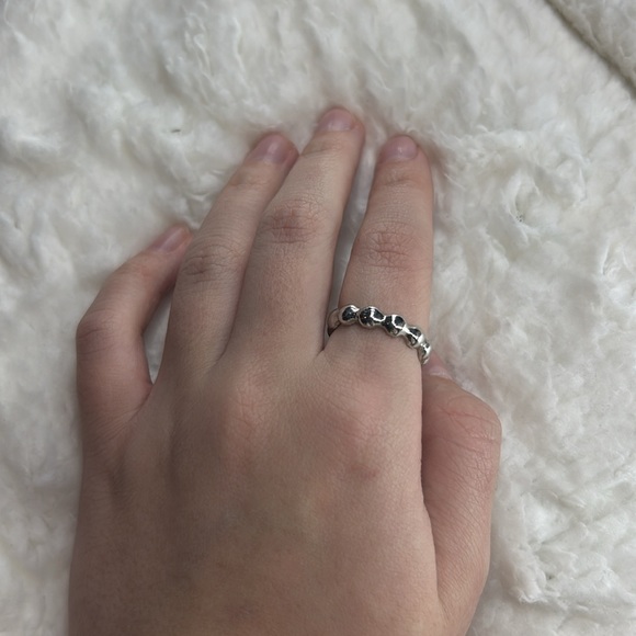 Silver ring - Picture 2 of 2